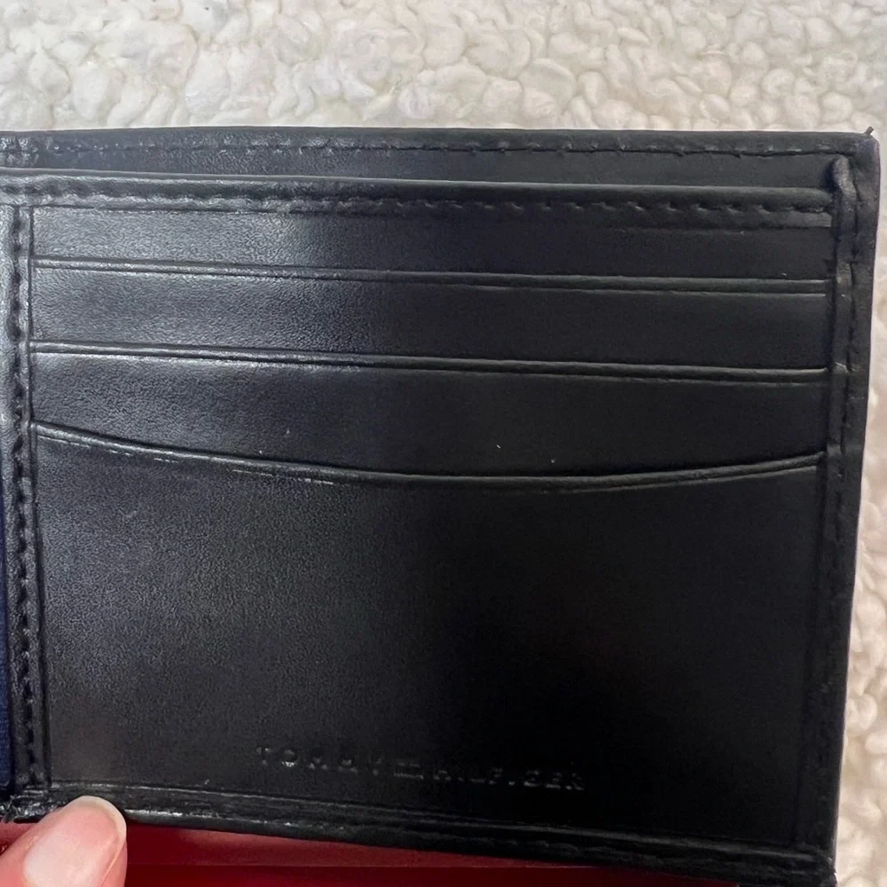 Tommy Hilfiger Bi-fold, RFID Protected Passcase Black Leather Wallet